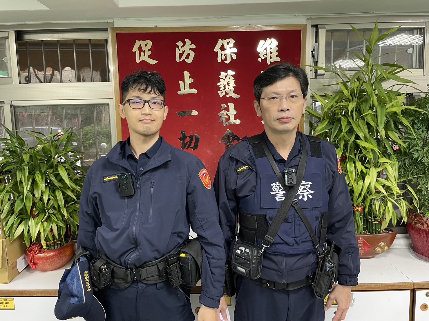 同德派出所警員梁家東（左）、吳俊德（右）