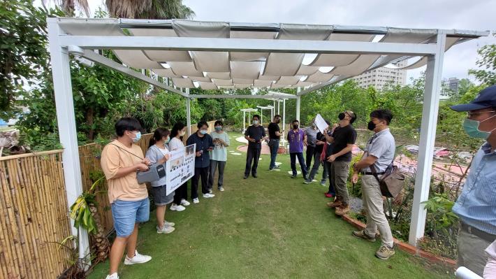 臺南築角計畫常常是官、學、民多方結合之方案，圖為永康鹽興社區與淡江大學建築系。