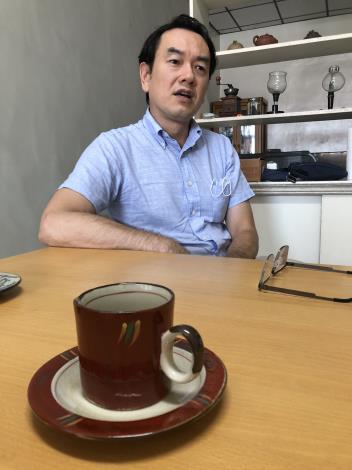 咖啡對楊松鵬來說不只是工作，更是生活。